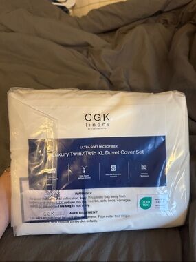 White Ultra Soft Microfiber Twin/Twin XL Duvet Cover Set